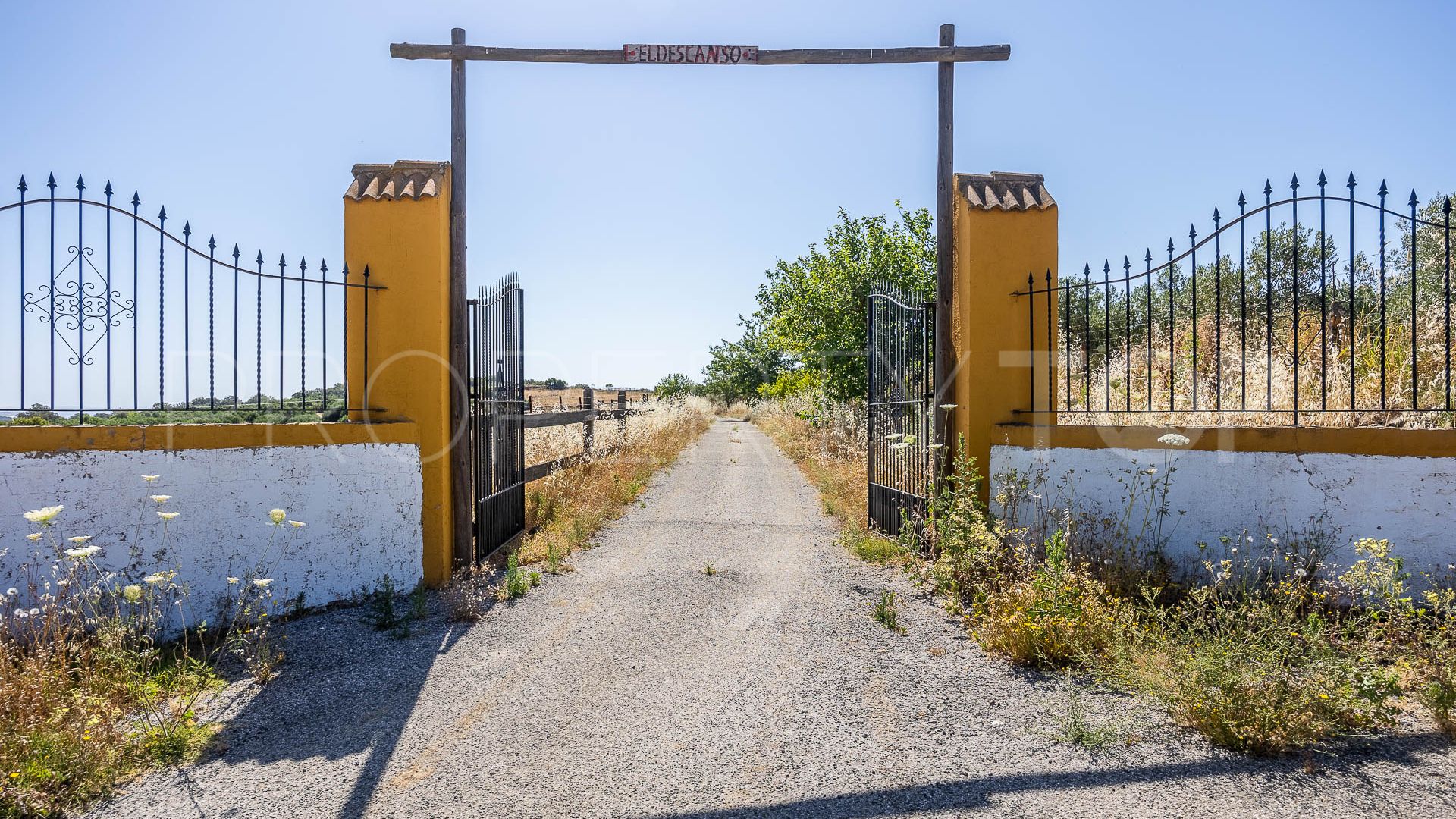 Se vende finca en Castilblanco de los Arroyos