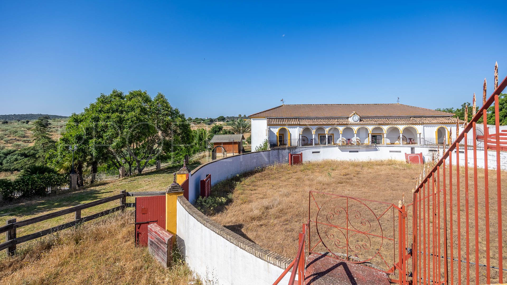 Se vende finca en Castilblanco de los Arroyos