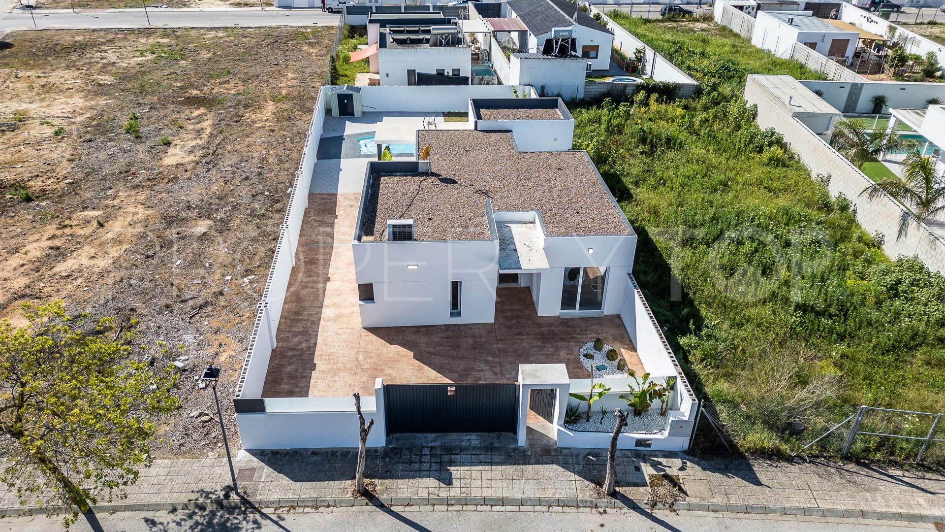 Villa a la venta con 3 dormitorios en Palomares del Rio