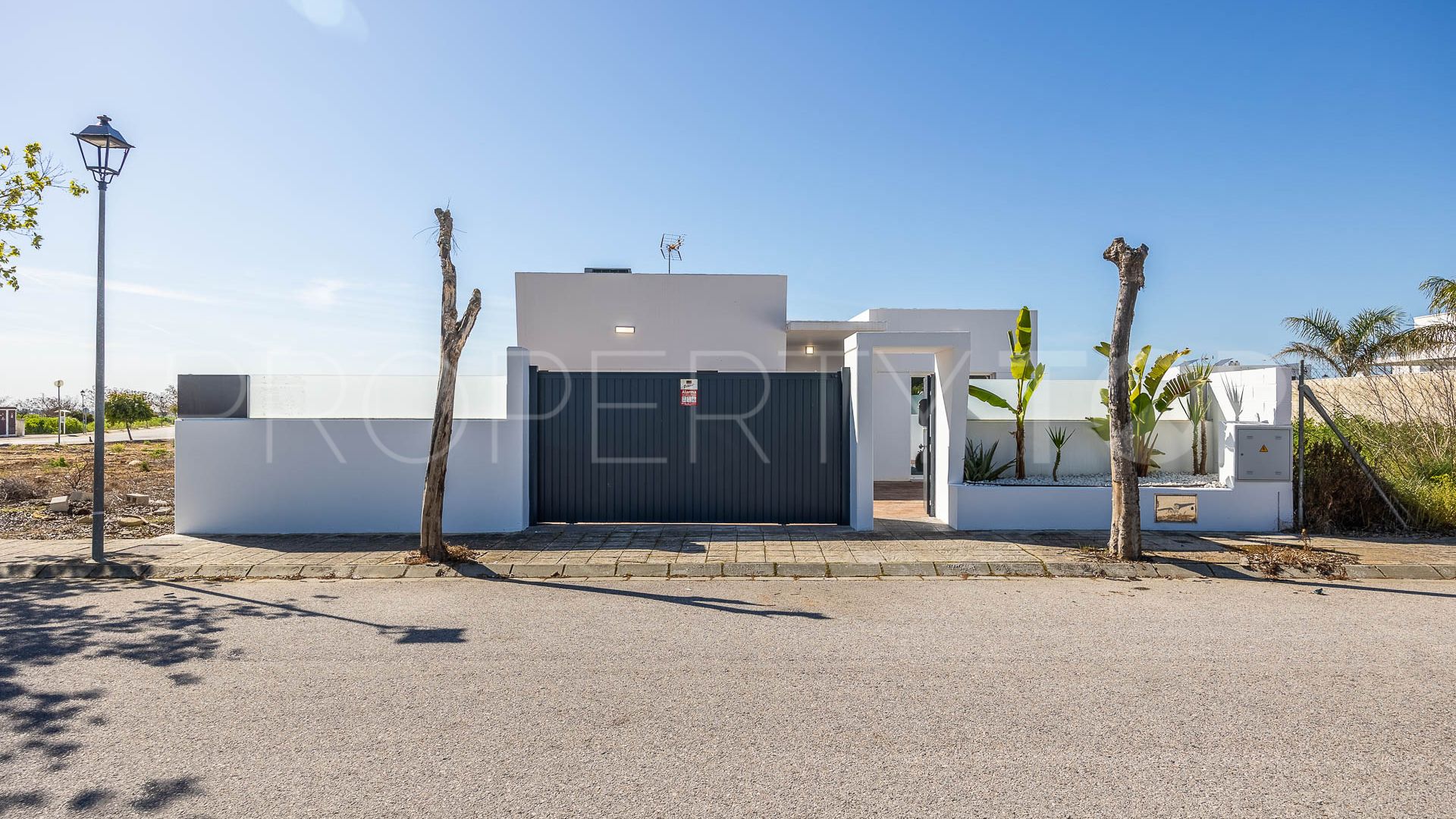 Villa a la venta con 3 dormitorios en Palomares del Rio