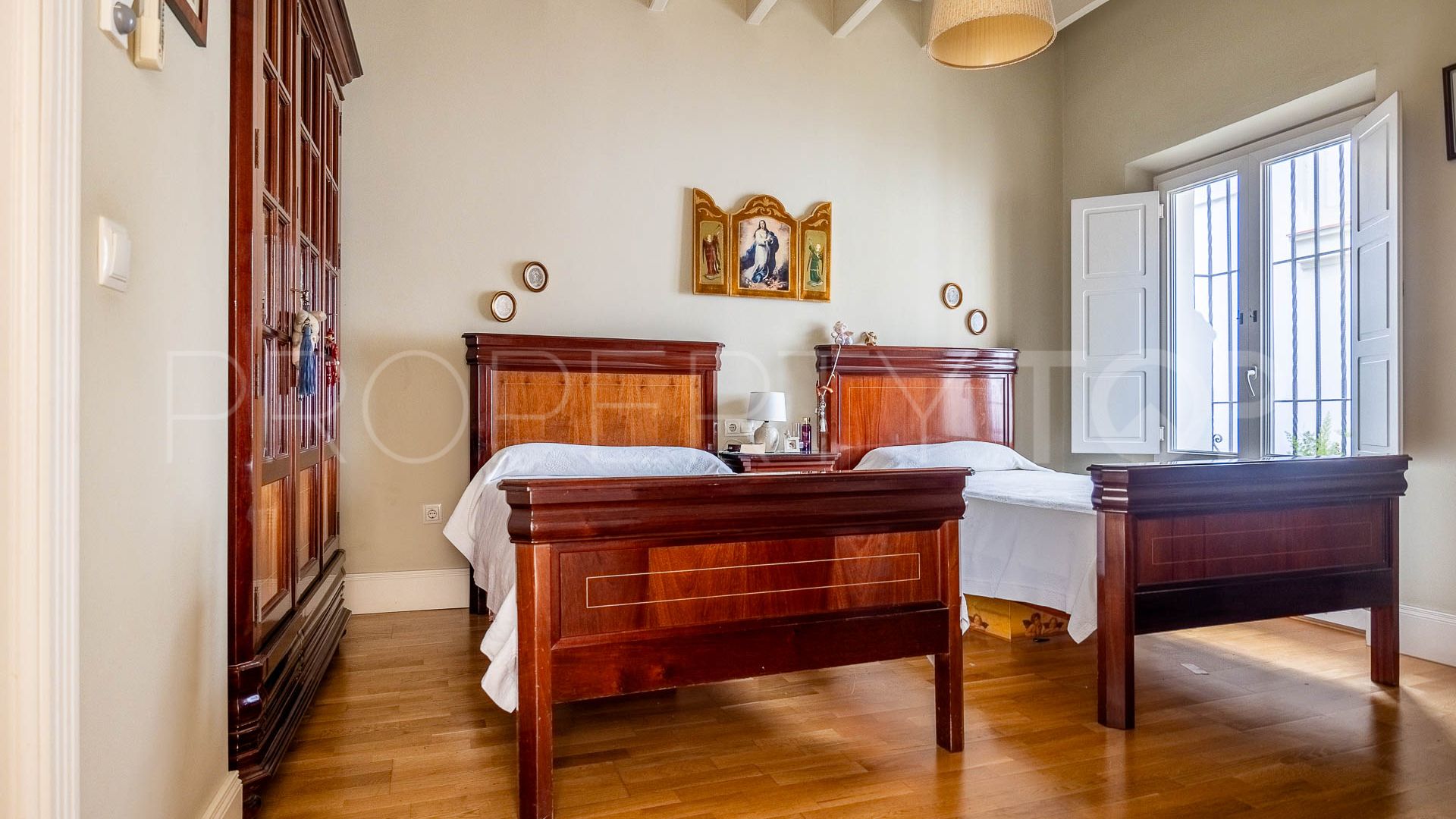 Comprar casa en Sevilla de 6 dormitorios