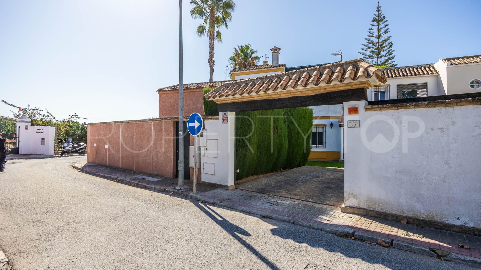 For sale semi detached house with 5 bedrooms in Sanlucar la Mayor