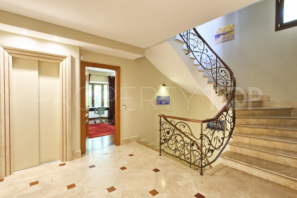 Villa en venta con 5 dormitorios en Altos de Puente Romano