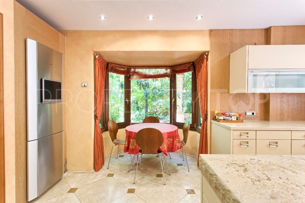 5 bedrooms villa for sale in Altos de Puente Romano