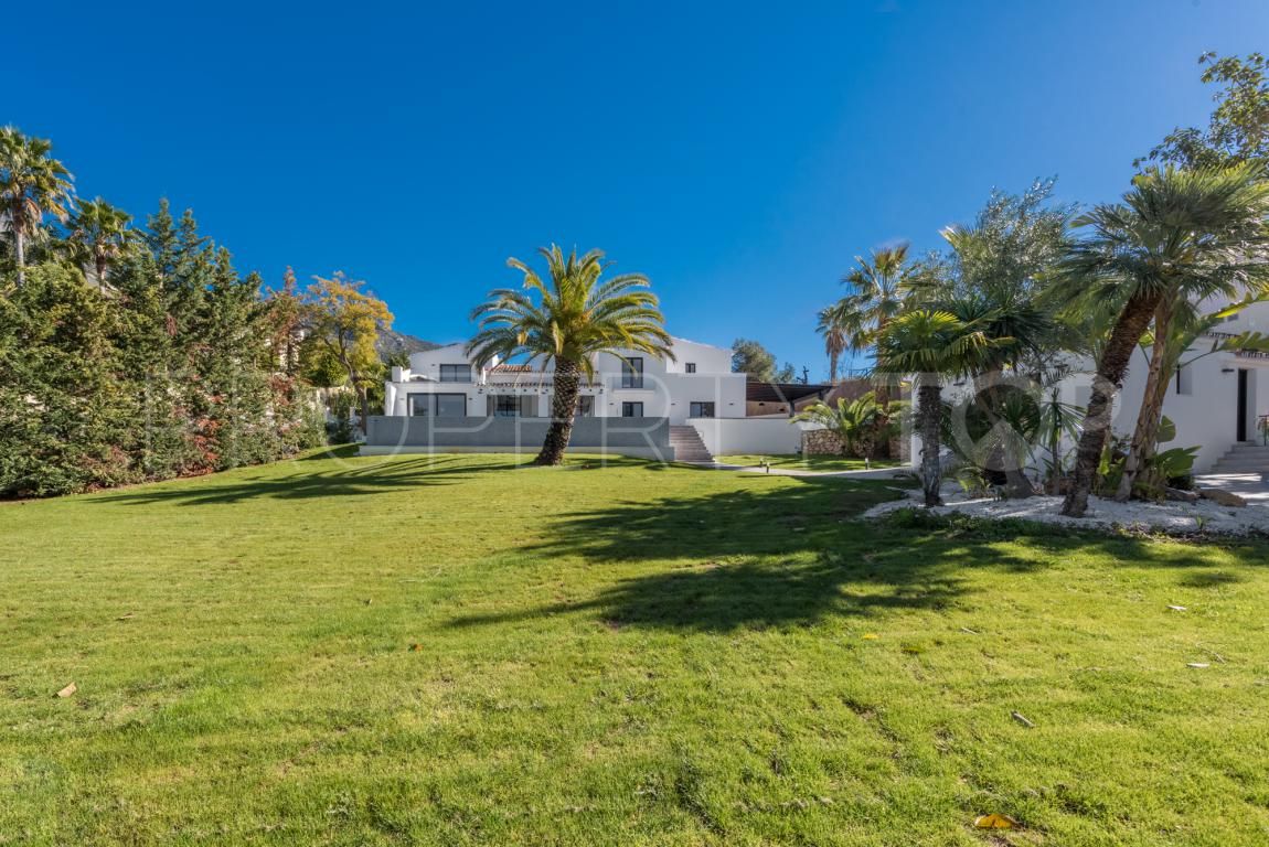 Comprar villa con 6 dormitorios en Marbella Hill Club