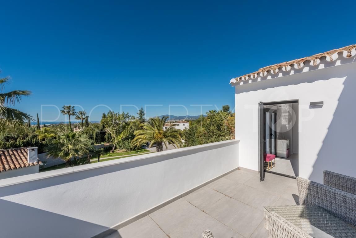 Comprar villa con 6 dormitorios en Marbella Hill Club