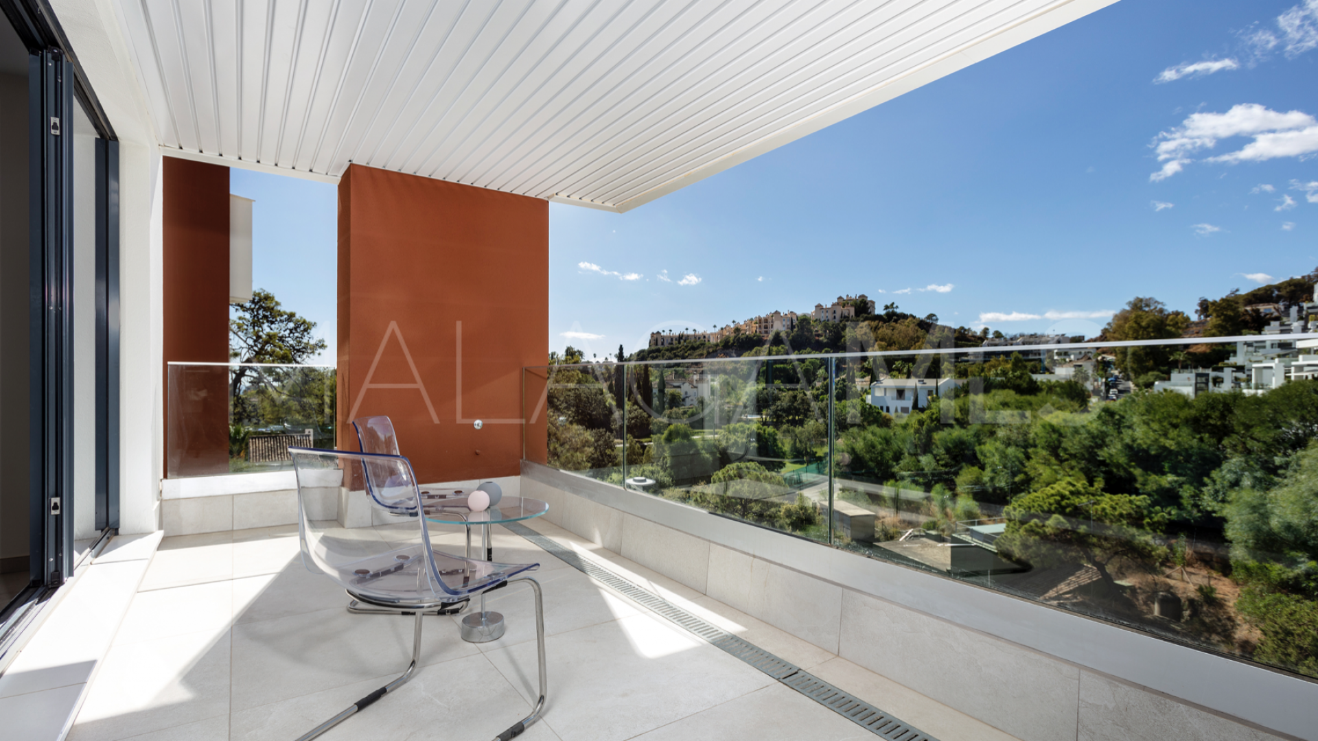 Apartamento a la venta in Benahavis with 2 bedrooms