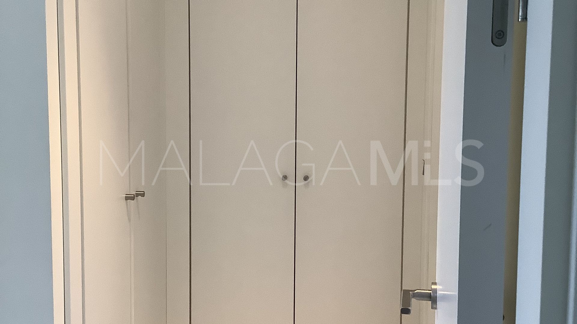 Apartamento a la venta in Benahavis with 2 bedrooms