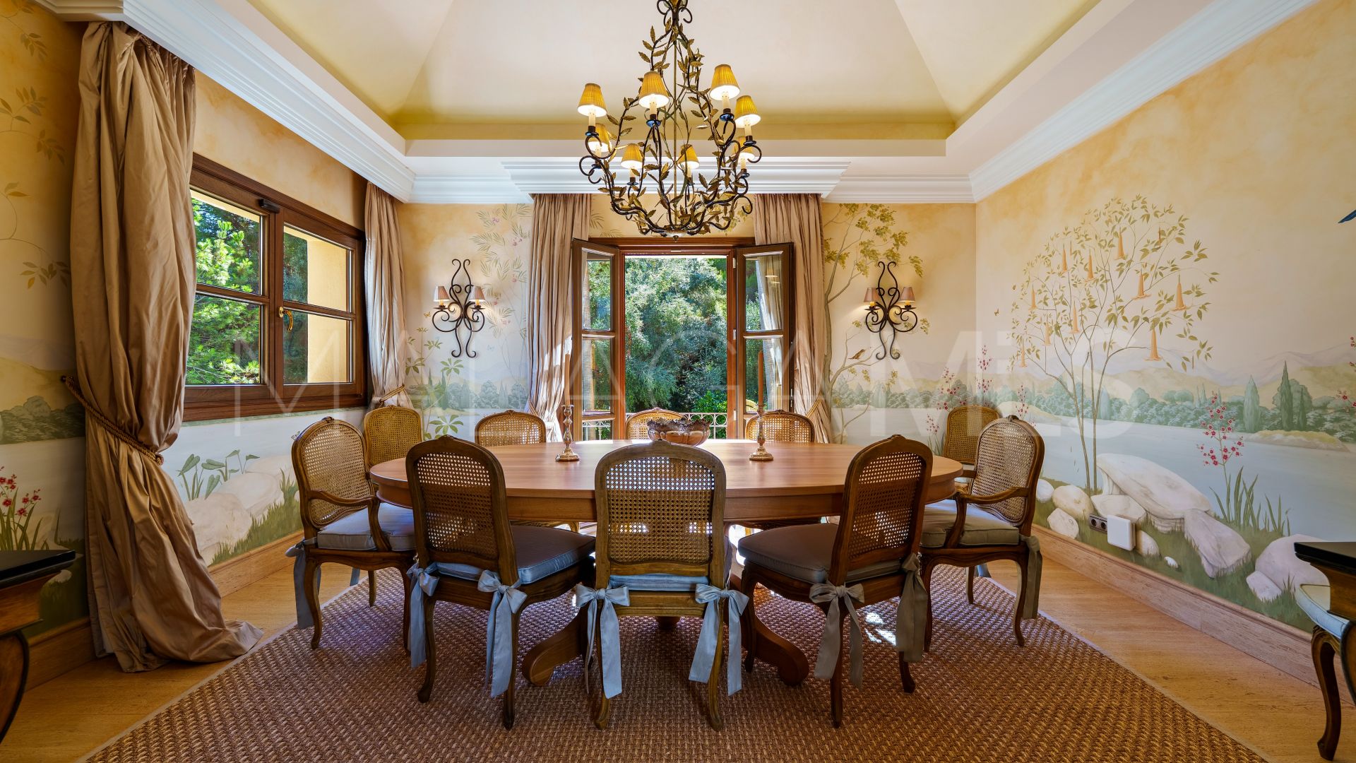 Villa for sale in Las Lomas del Marbella Club