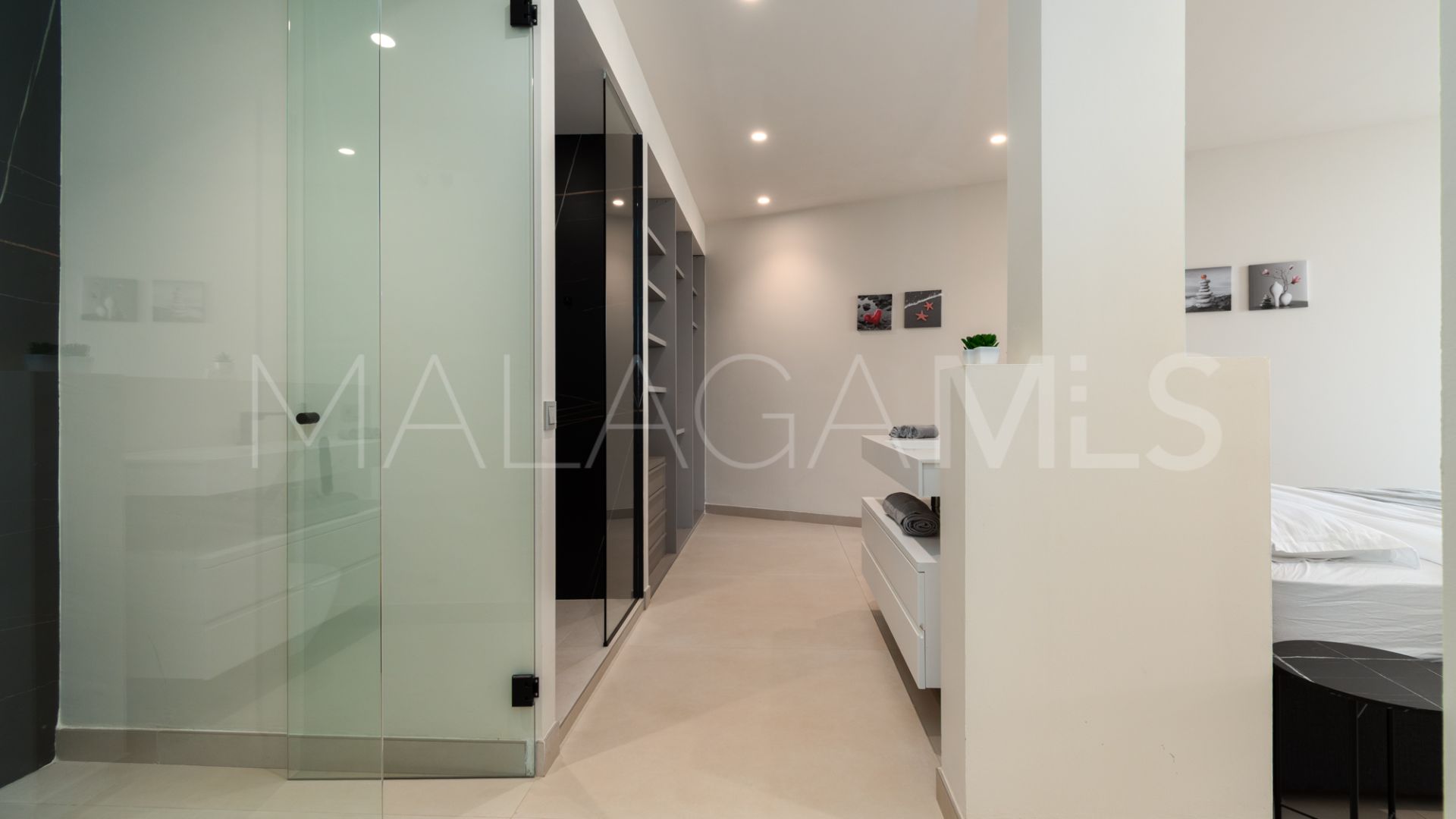 Se vende villa in Los Altos de los Monteros de 4 bedrooms