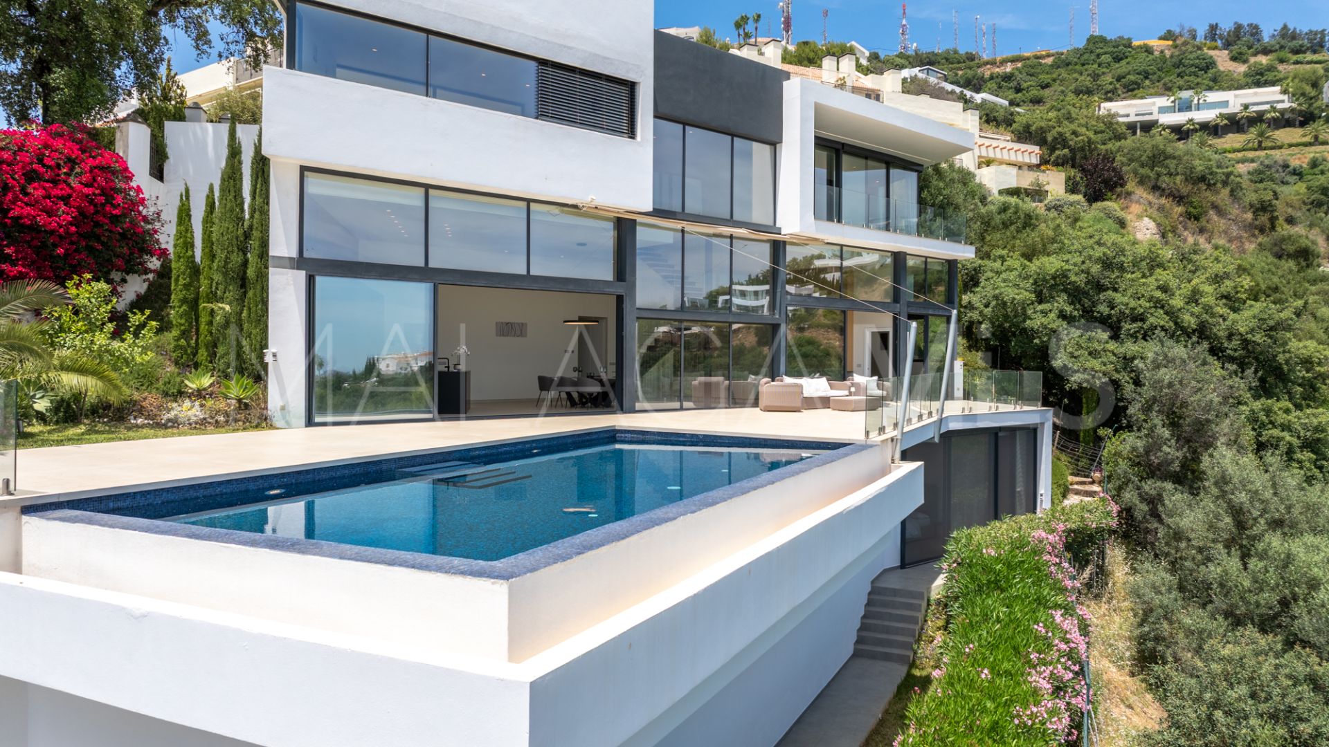 Se vende villa in Los Altos de los Monteros de 4 bedrooms