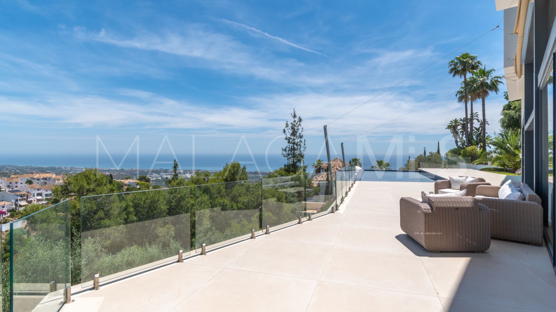 Se vende villa in Los Altos de los Monteros de 4 bedrooms