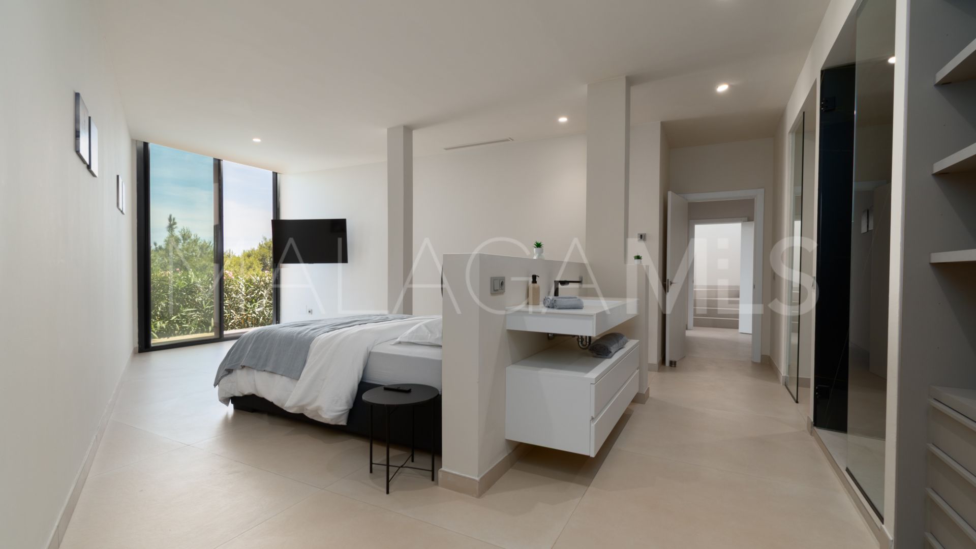 Se vende villa in Los Altos de los Monteros de 4 bedrooms