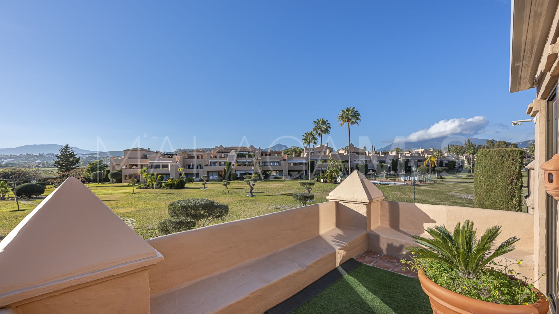 Duplex penthouse for sale in La Cartuja del Golf