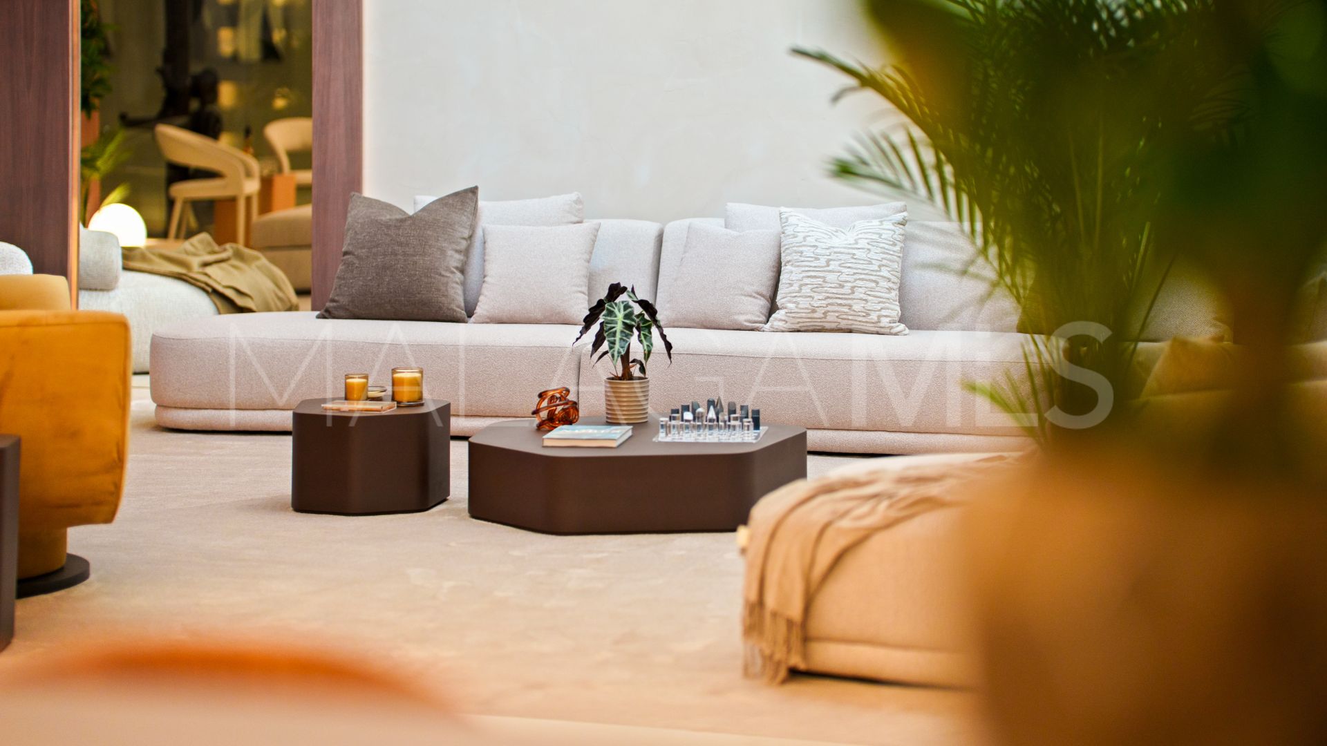 Villa for sale in Nueva Andalucia