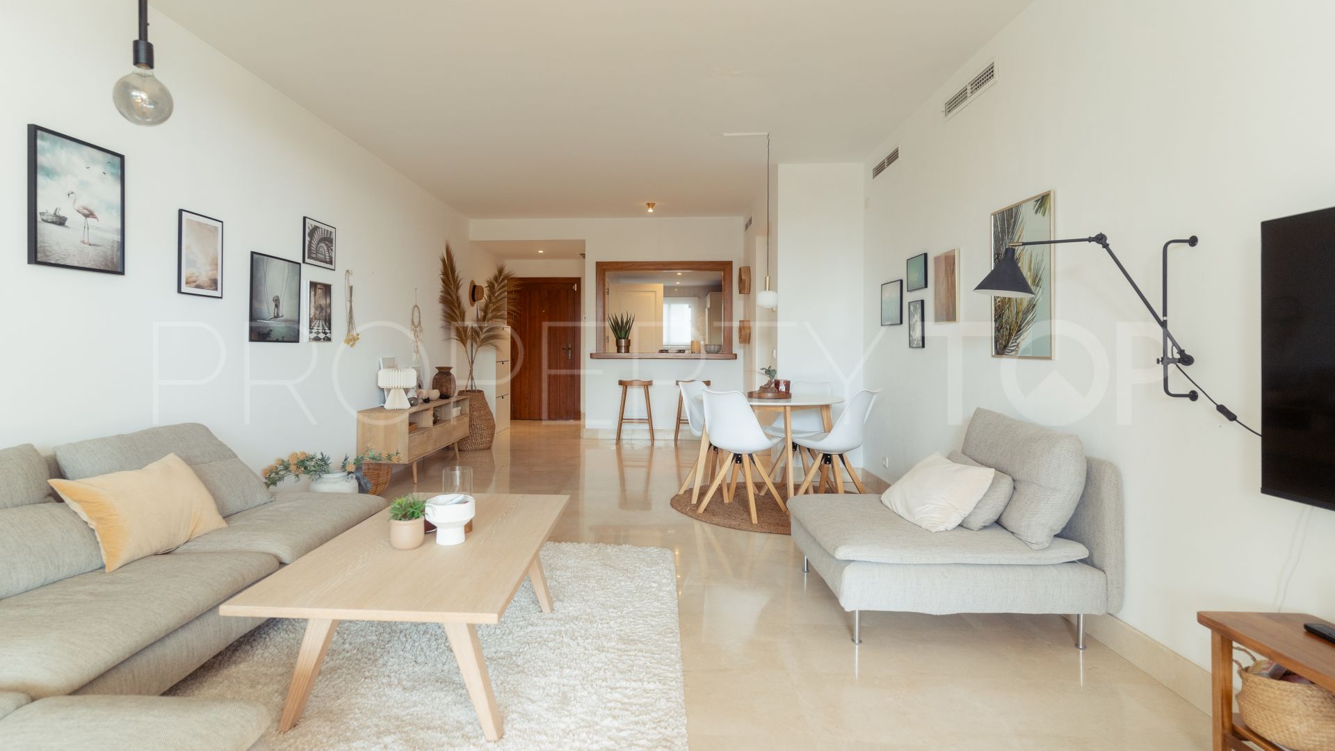 Apartamento en venta en Las Tortugas de Aloha con 2 dormitorios