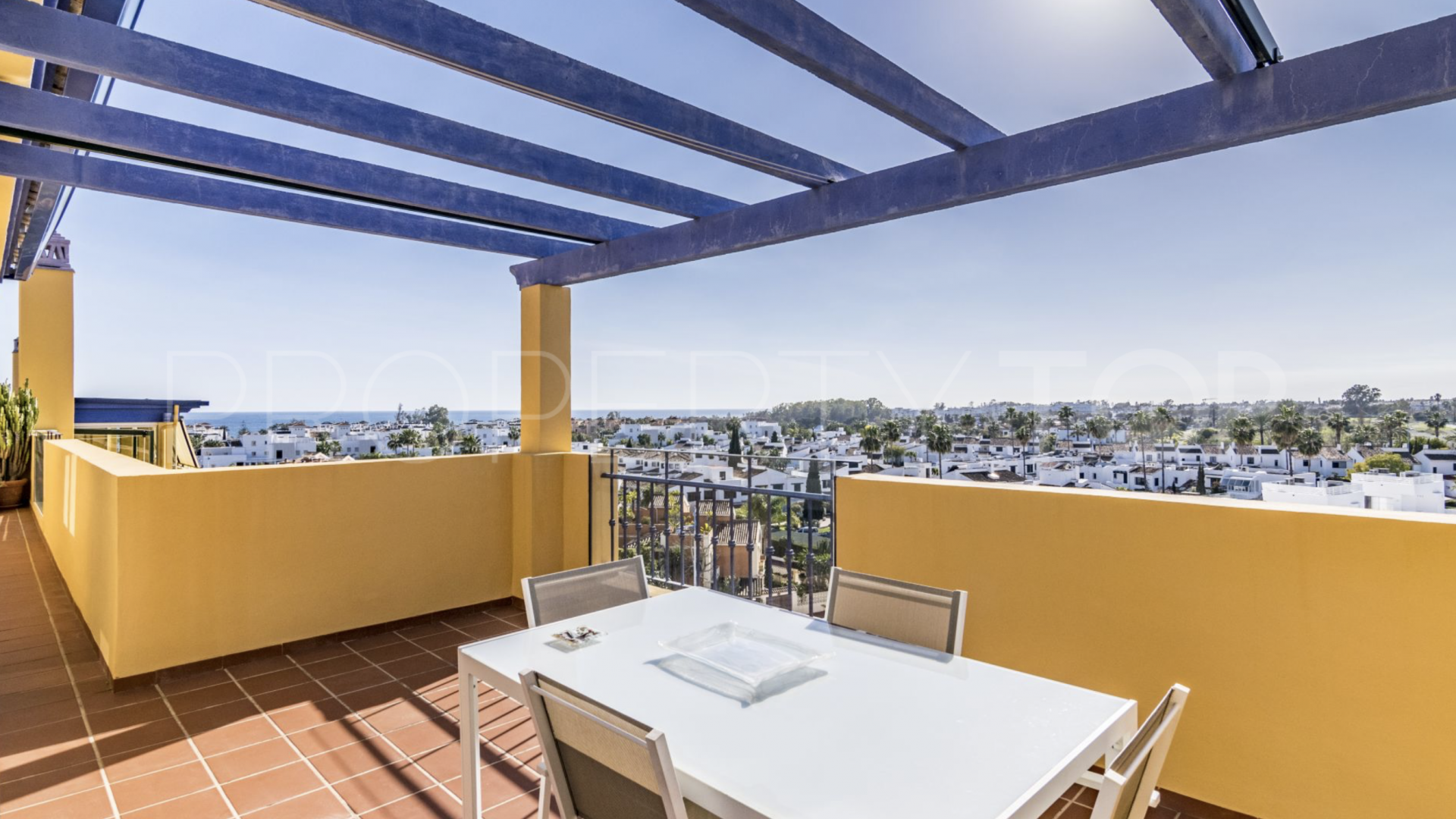 For sale penthouse in San Pedro Playa with 4 bedrooms