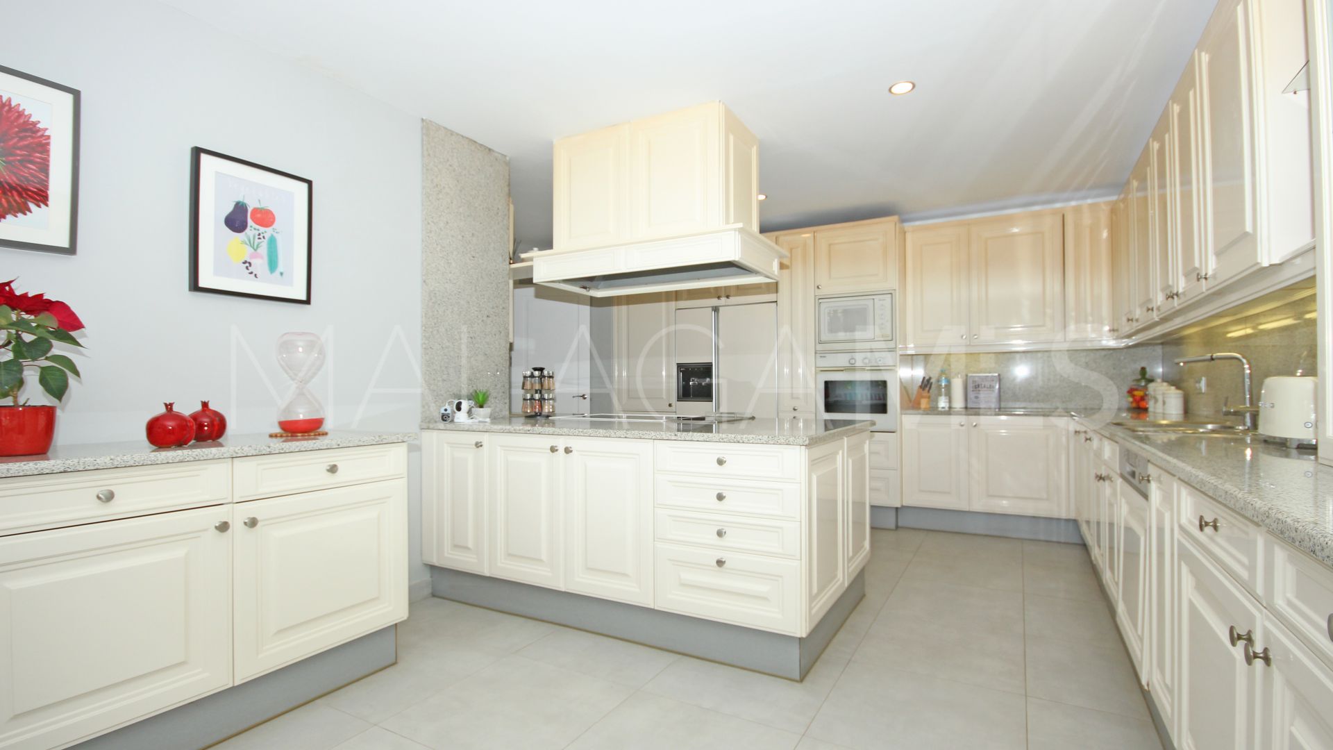 Villa for sale in Paraiso Alto