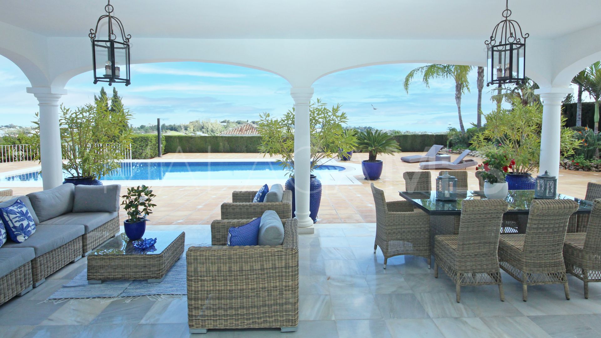 Villa for sale in Paraiso Alto