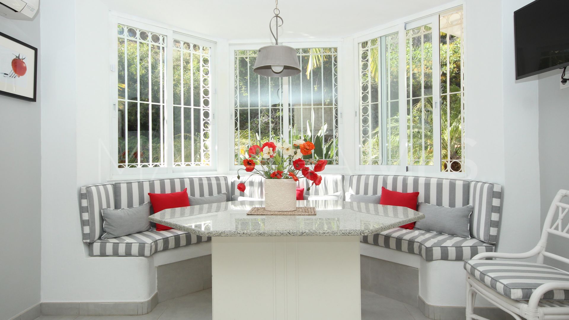Villa for sale in Paraiso Alto