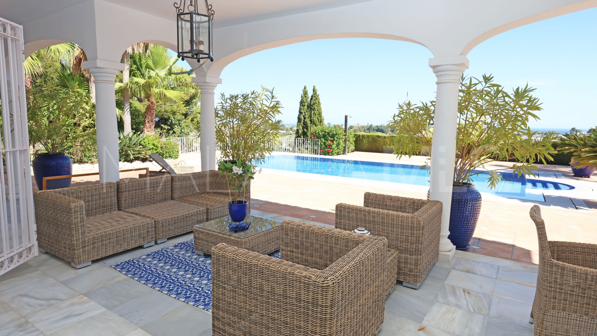 Villa for sale in Paraiso Alto