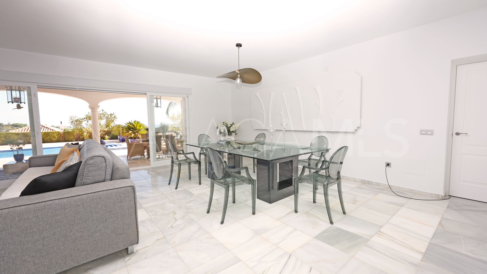 Villa for sale in Paraiso Alto