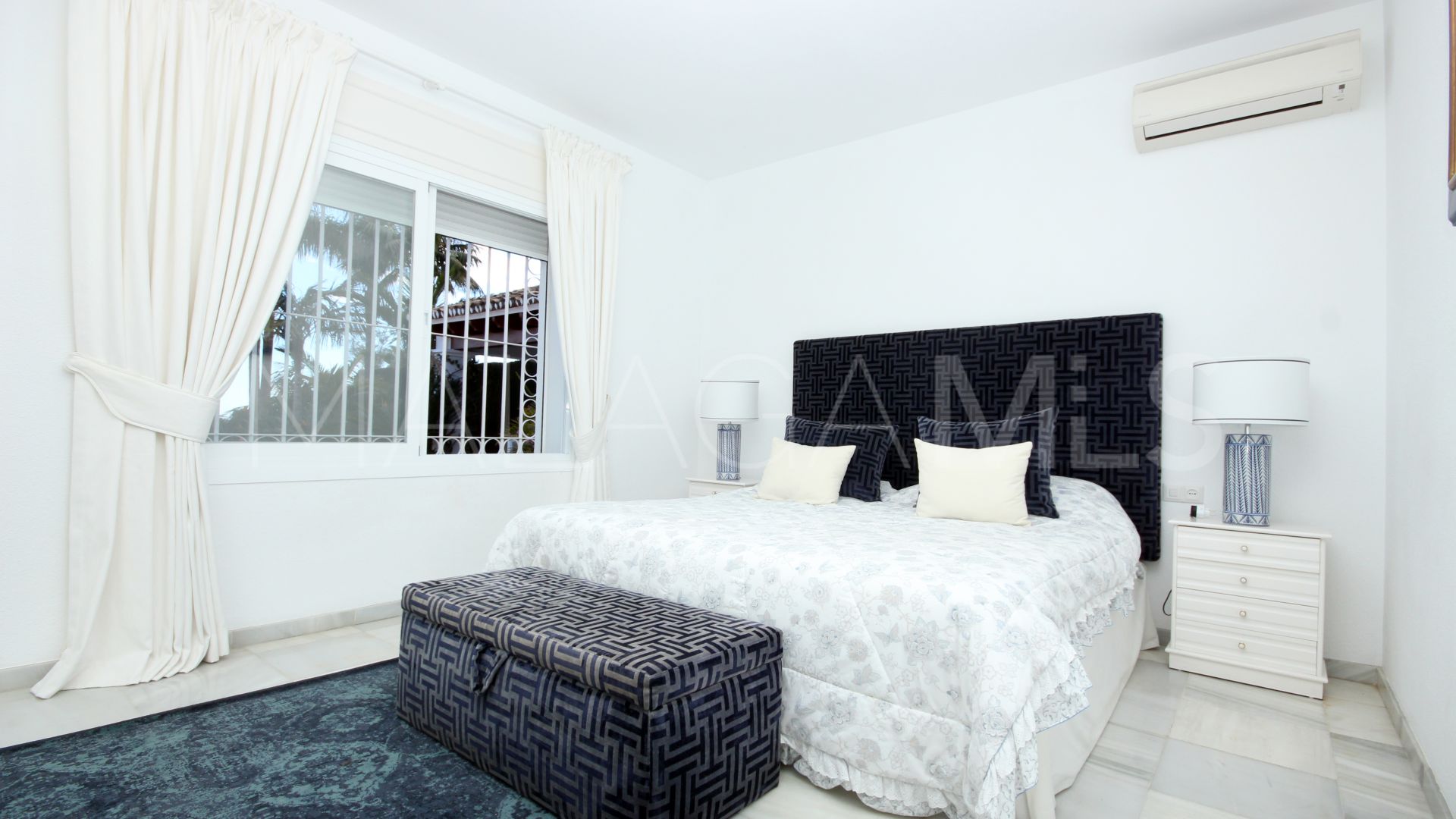 Villa for sale in Paraiso Alto