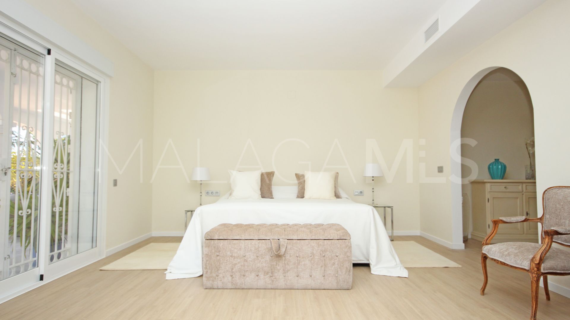 Villa for sale in Paraiso Alto