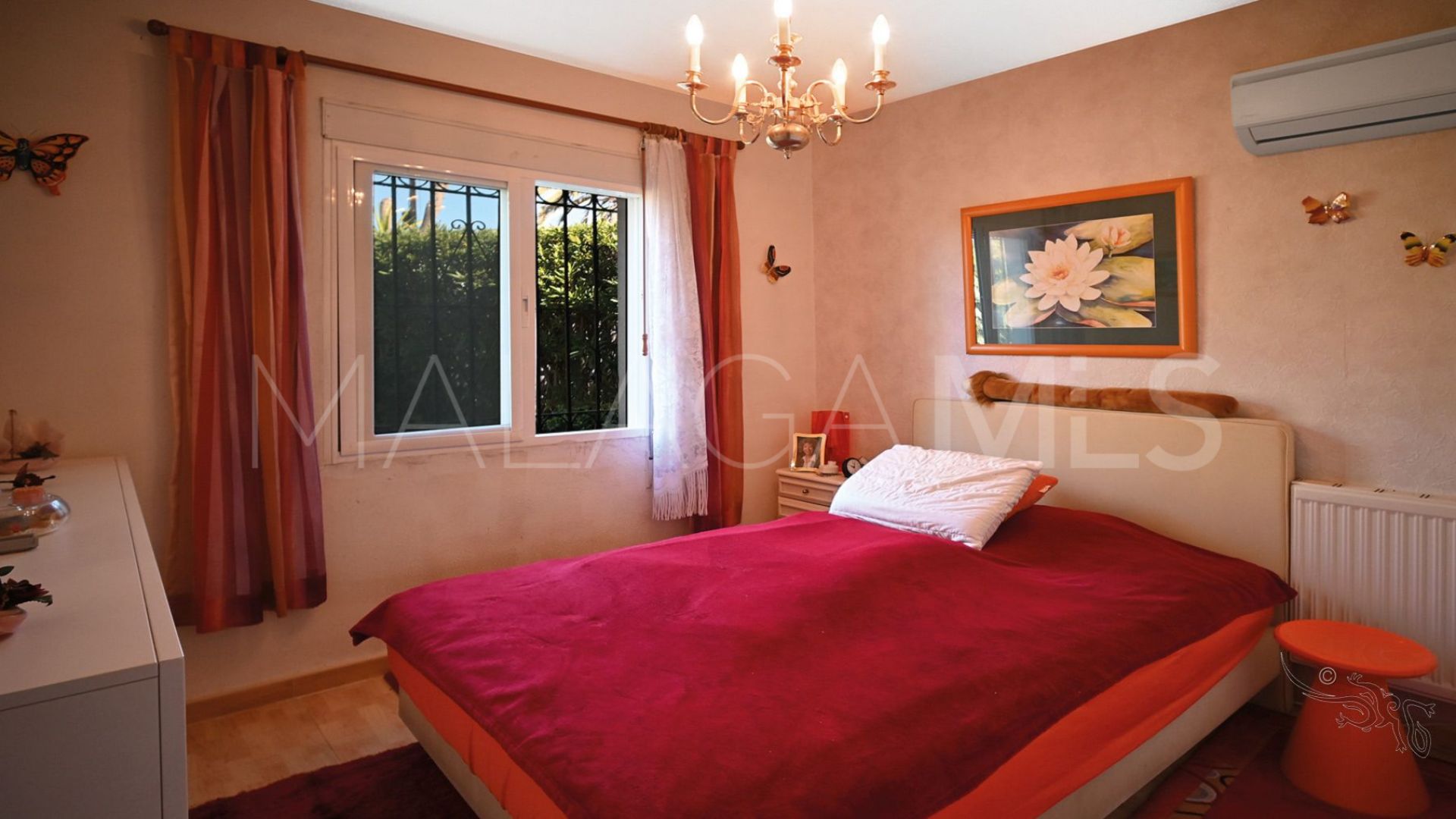 Buy villa in Marbesa de 3 bedrooms