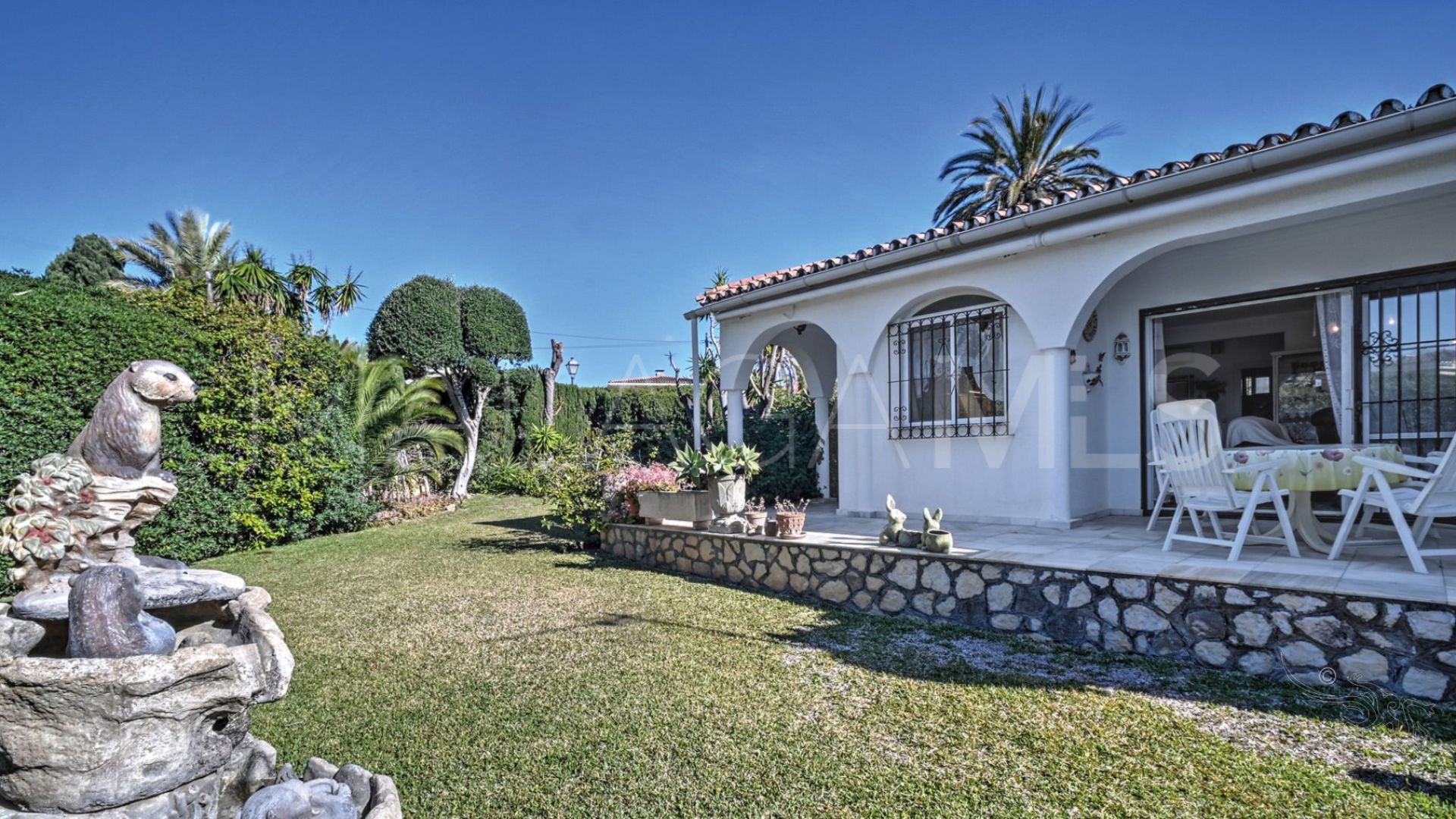 Buy villa in Marbesa de 3 bedrooms