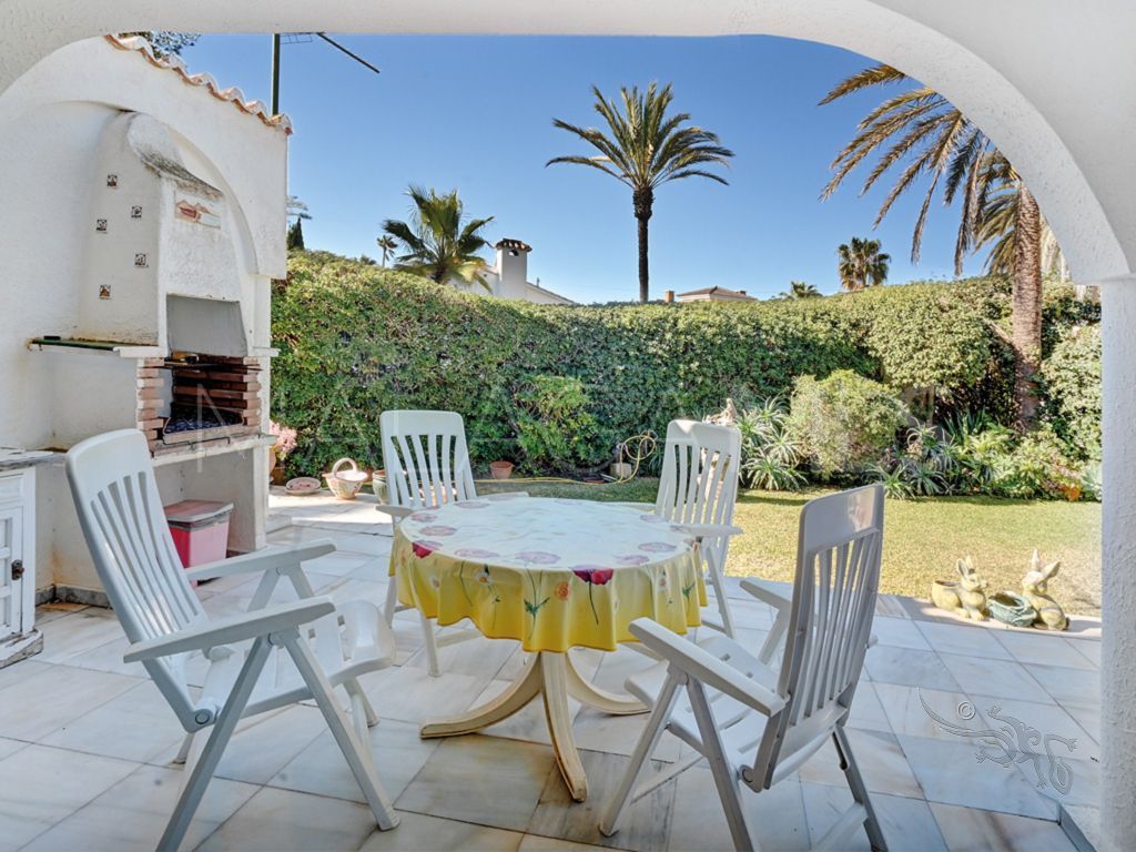 Buy villa in Marbesa de 3 bedrooms