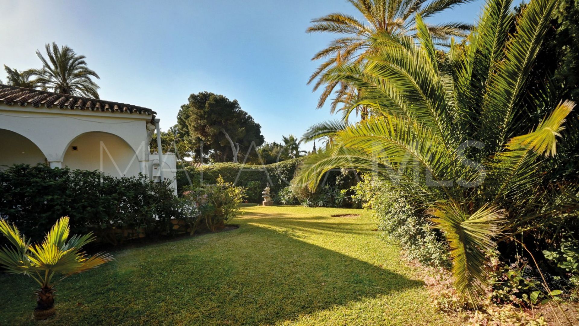 Buy villa in Marbesa de 3 bedrooms