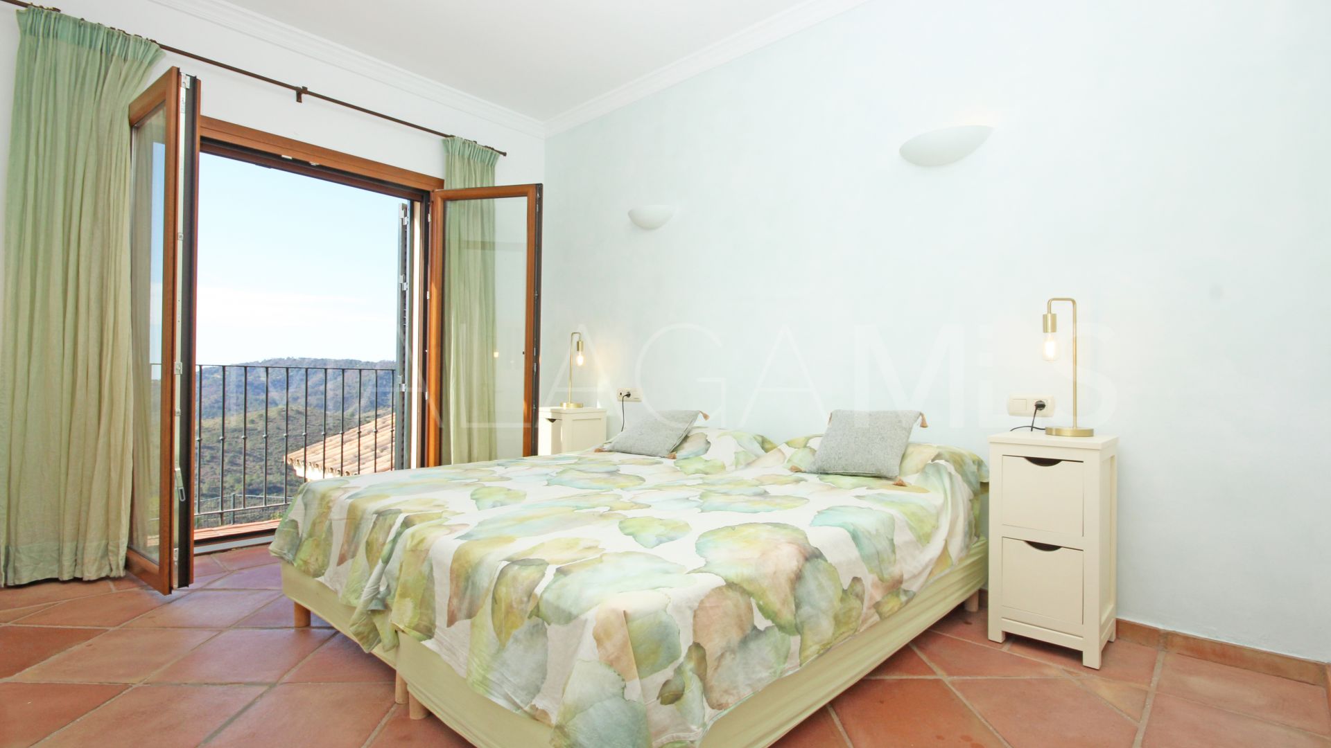 Villa for sale in Monte Mayor with 5 bedrooms