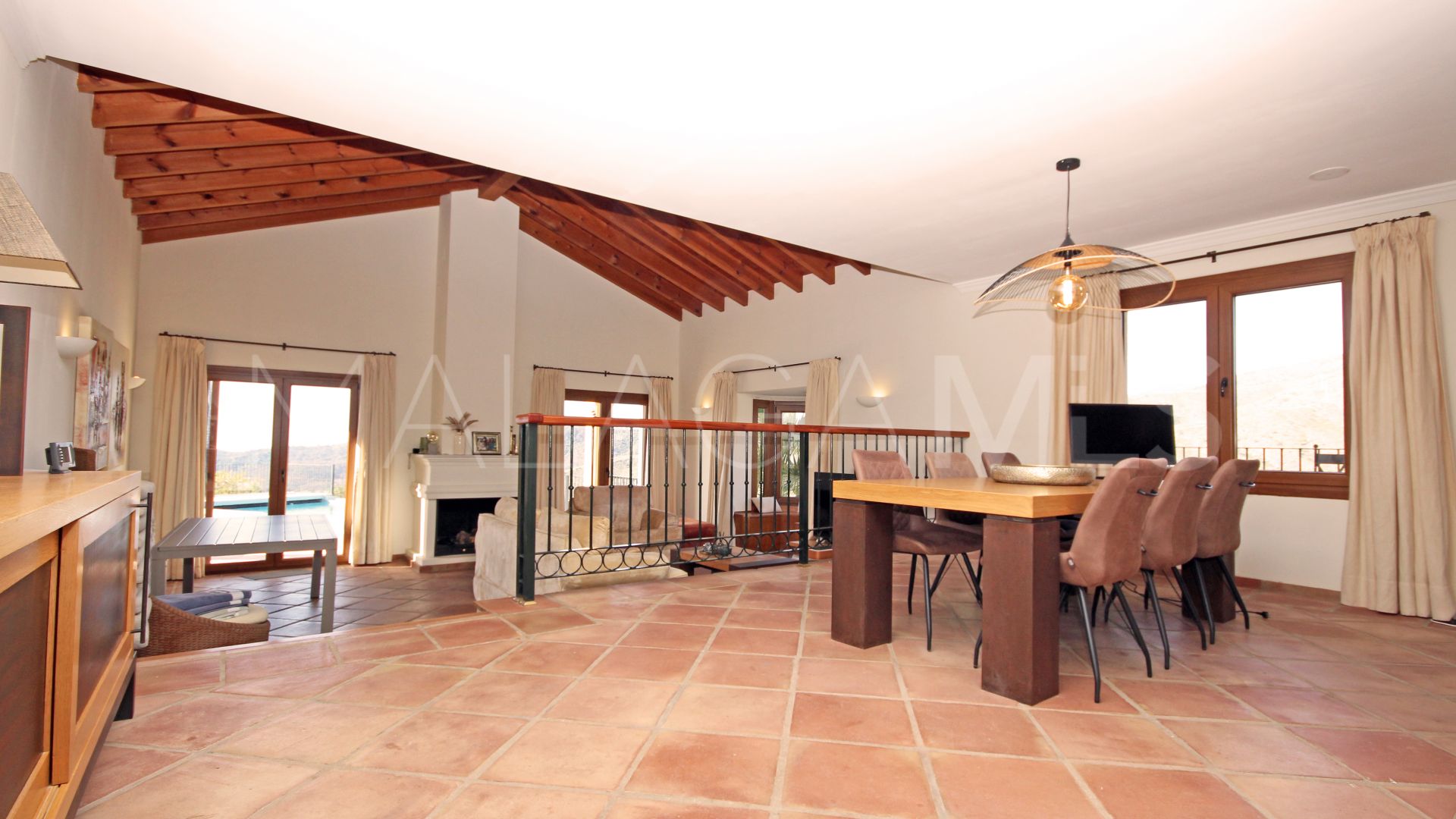 Villa for sale in Monte Mayor with 5 bedrooms
