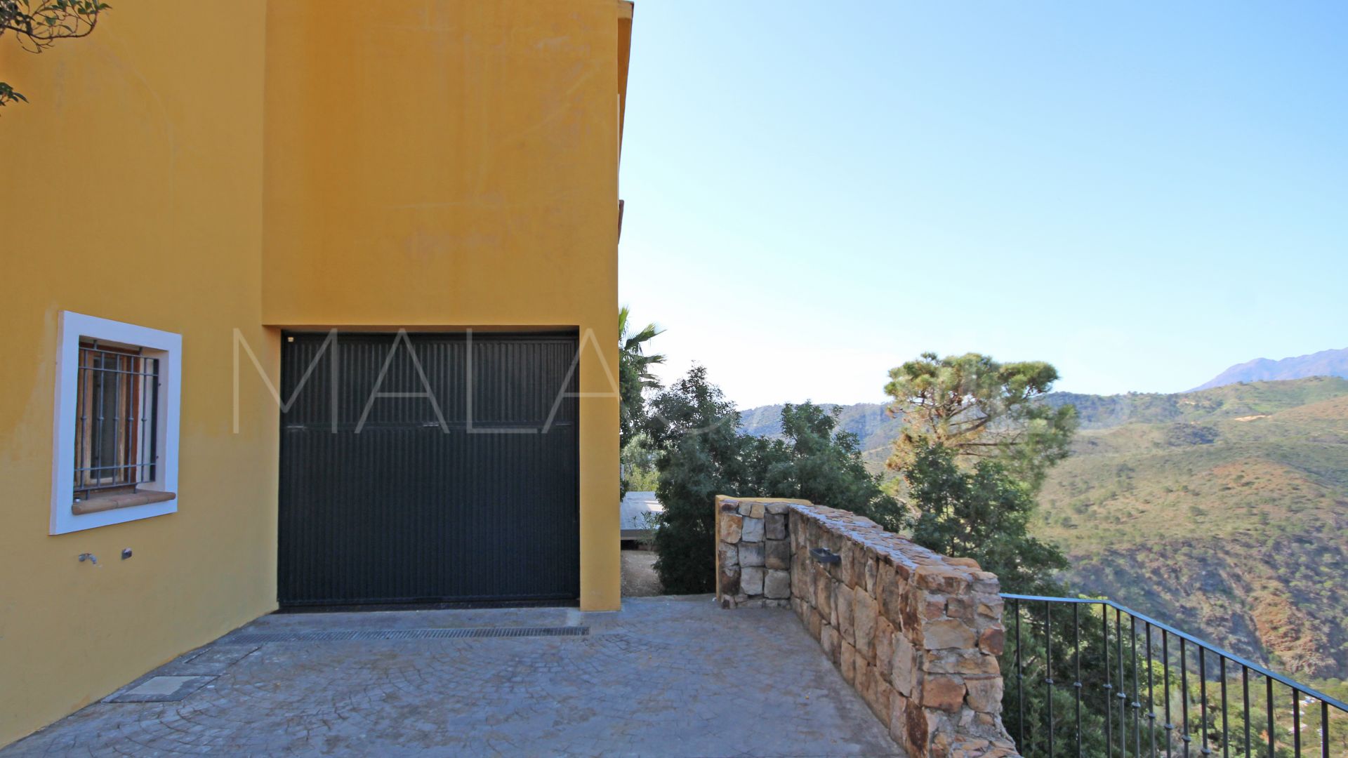Villa for sale in Monte Mayor with 5 bedrooms