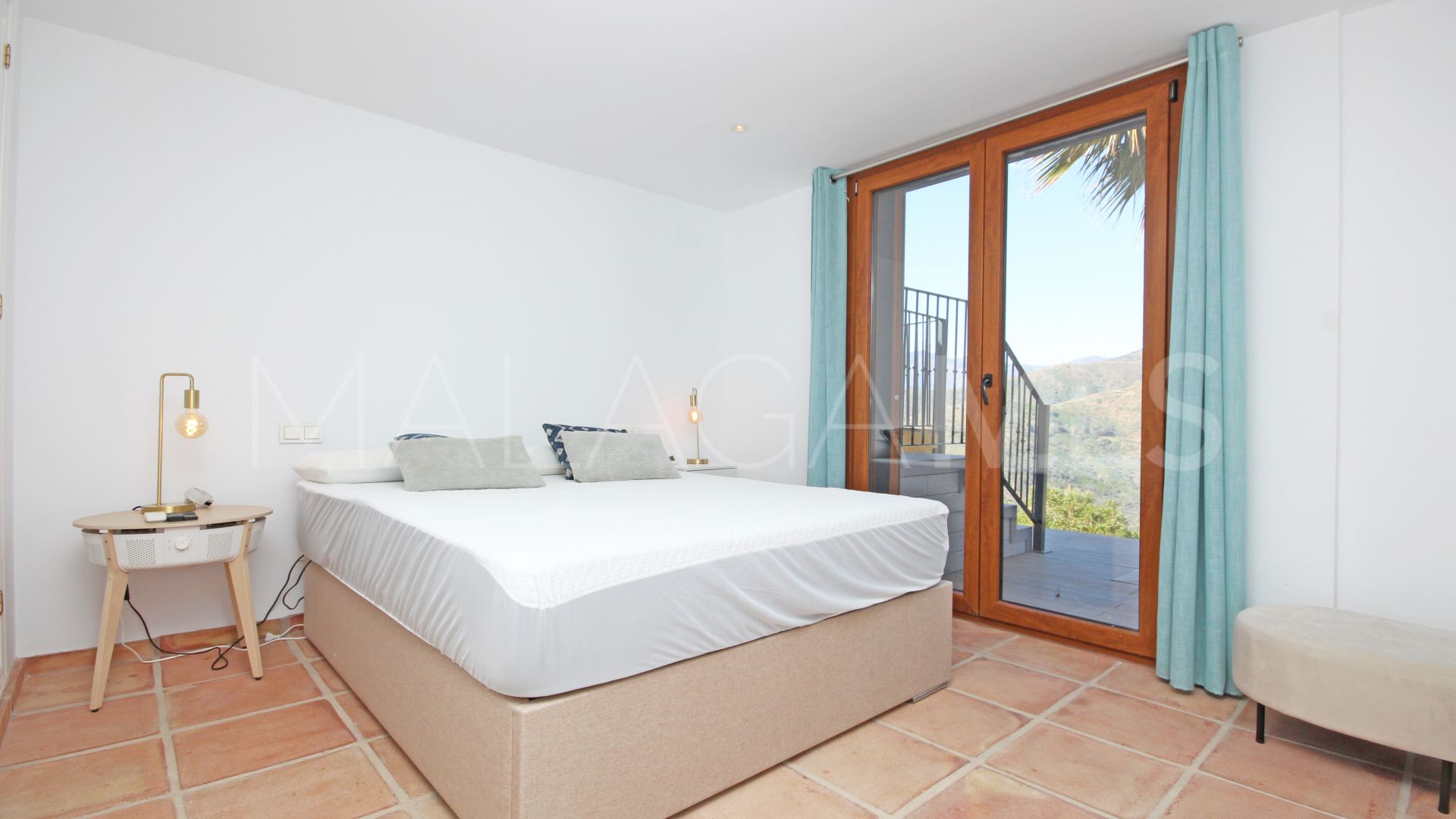 Villa for sale in Monte Mayor with 5 bedrooms