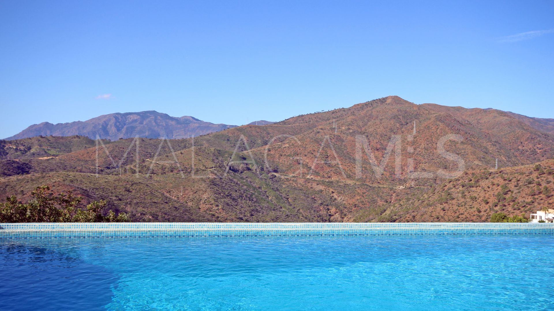 Villa for sale in Monte Mayor with 5 bedrooms