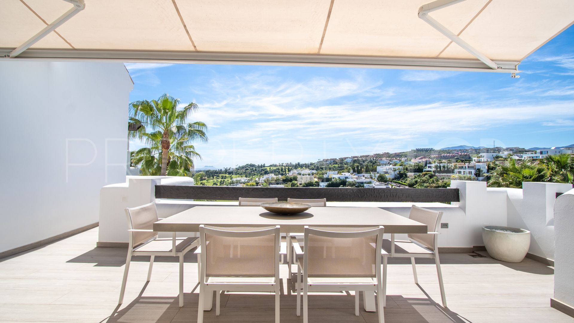 For sale duplex penthouse in Lomas del Marqués with 2 bedrooms