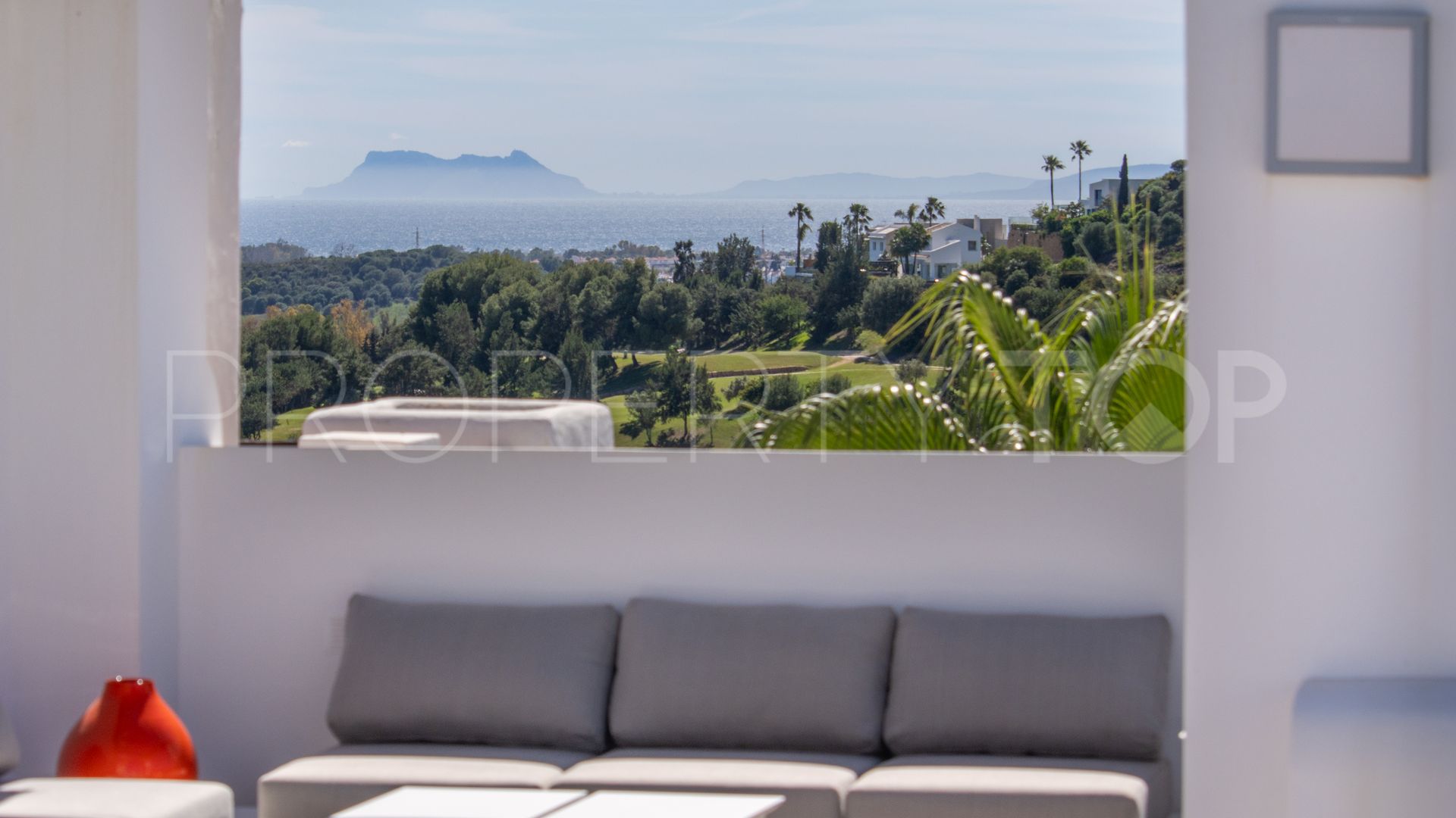 For sale duplex penthouse in Lomas del Marqués with 2 bedrooms