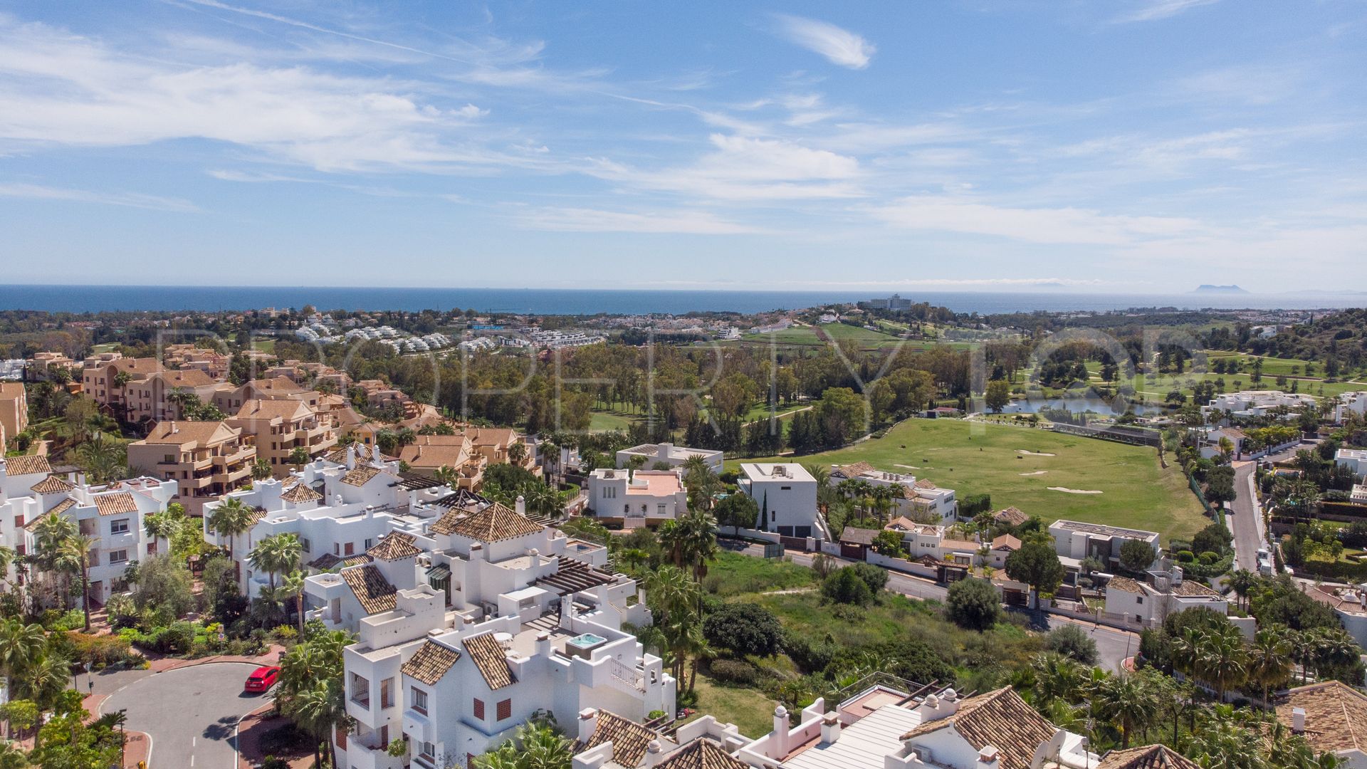 Se vende atico duplex en Lomas del Marqués de 2 dormitorios