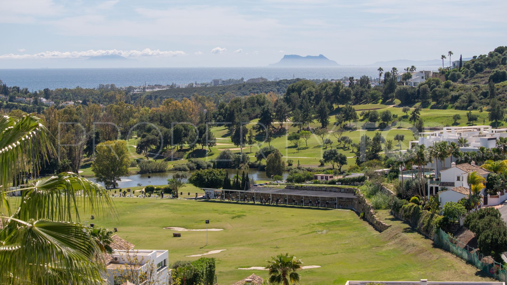 Se vende atico duplex en Lomas del Marqués de 2 dormitorios