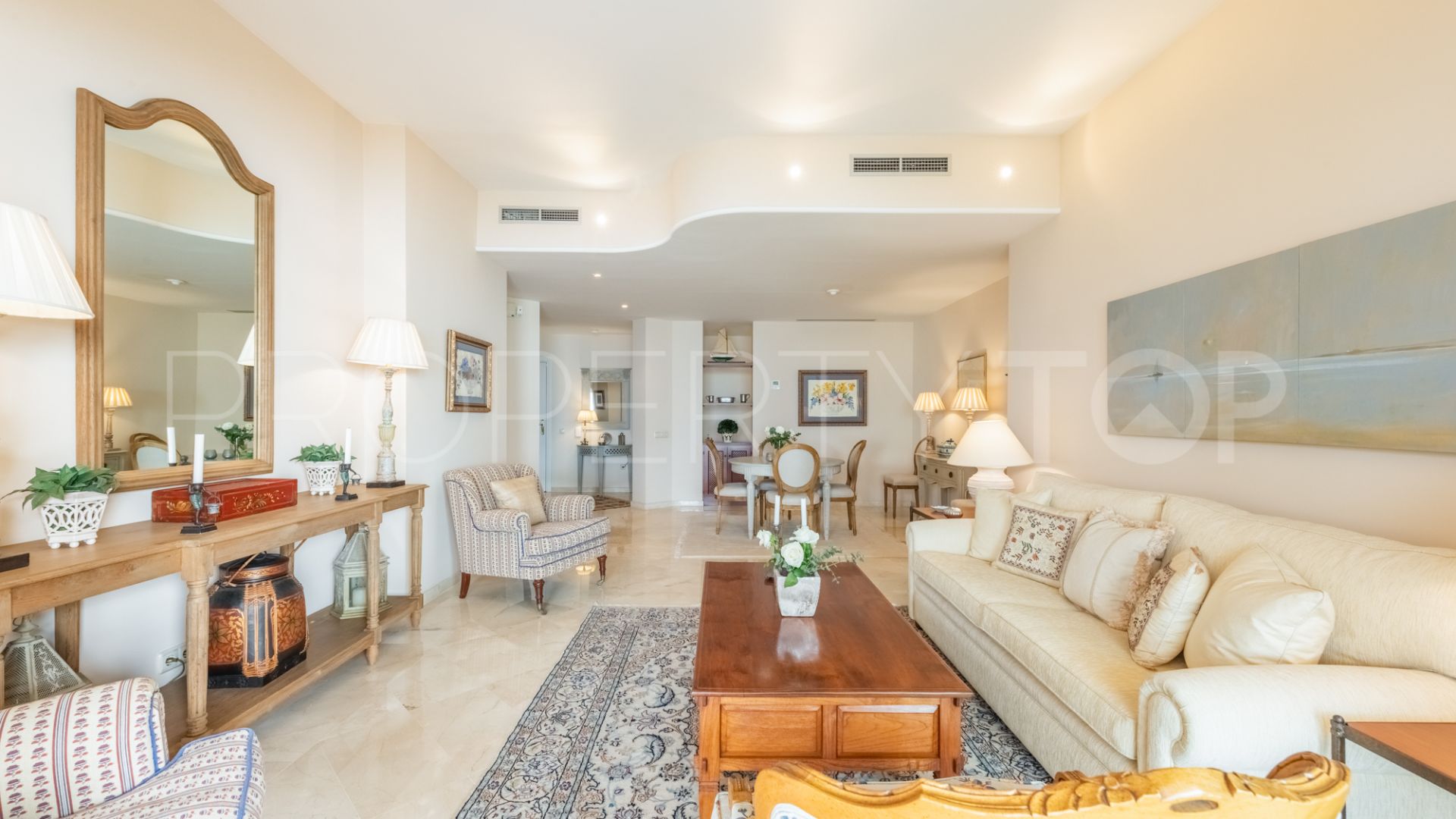For sale Rio Real apartment with 3 bedrooms