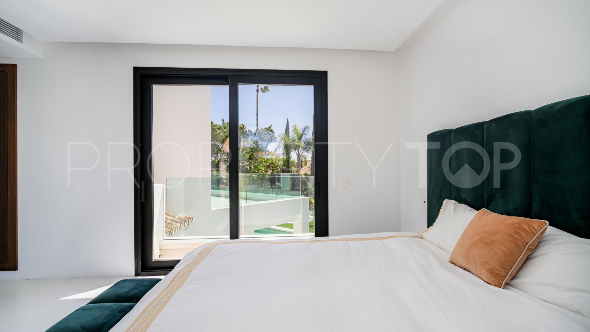 Villa with 5 bedrooms for sale in Parcelas del Golf