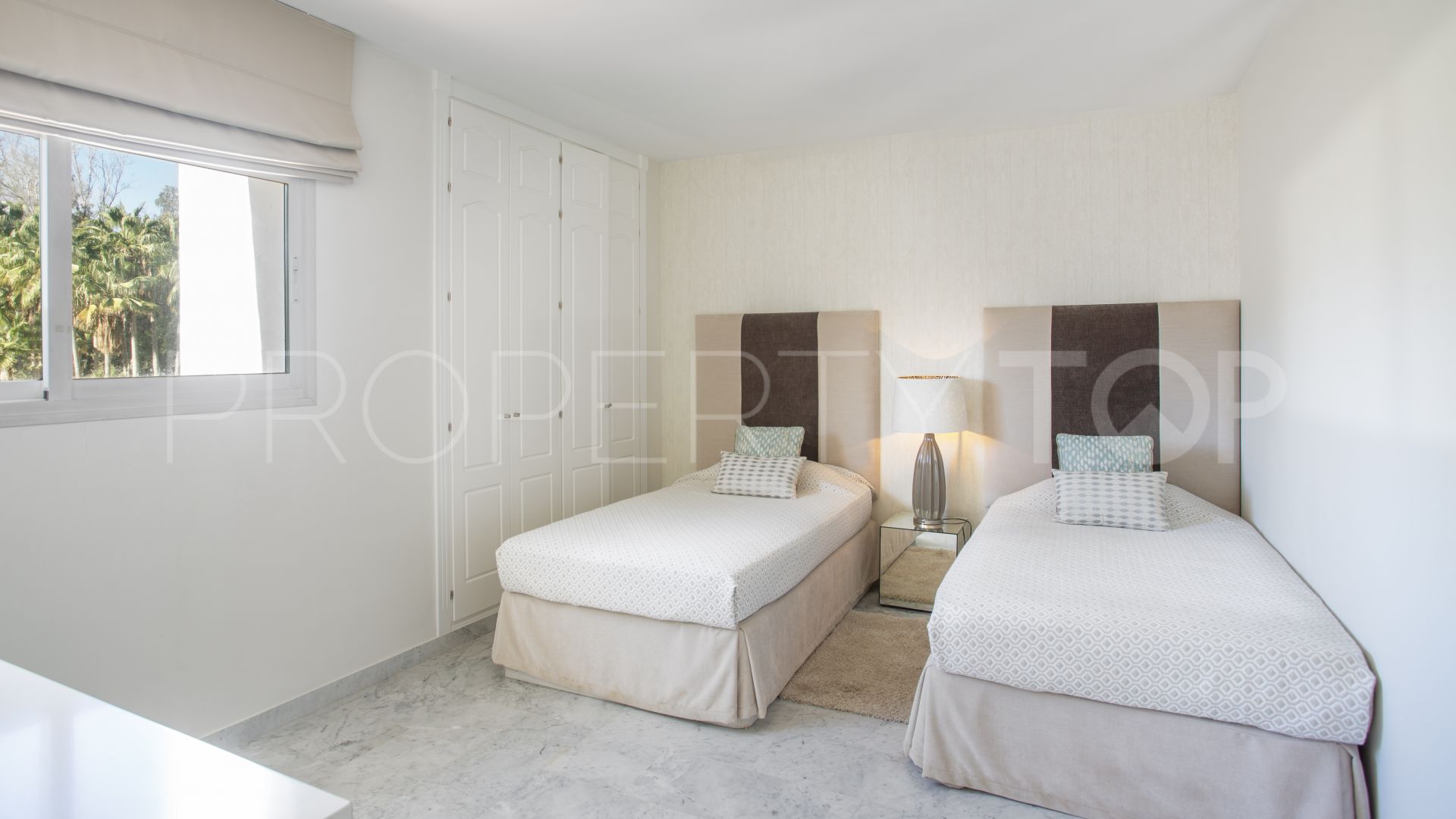 For sale 4 bedrooms duplex penthouse in Marina Puente Romano