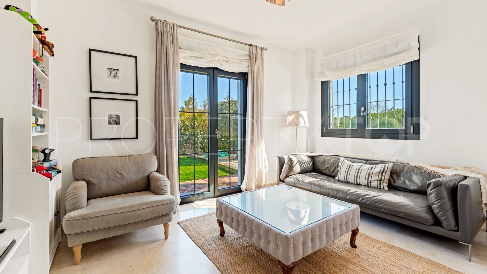 Villa a la venta en Guadalmina Alta de 5 dormitorios