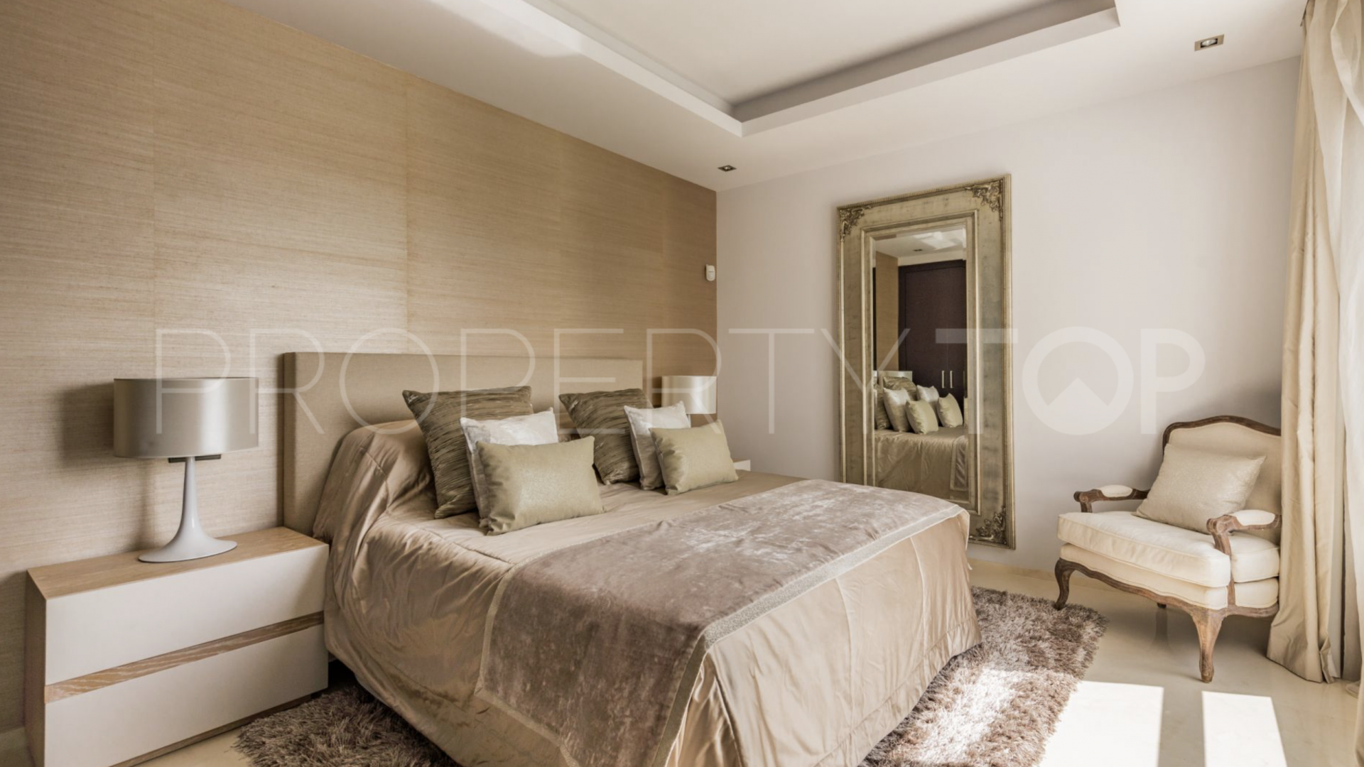 Villa en venta en Altos de Puente Romano con 5 dormitorios