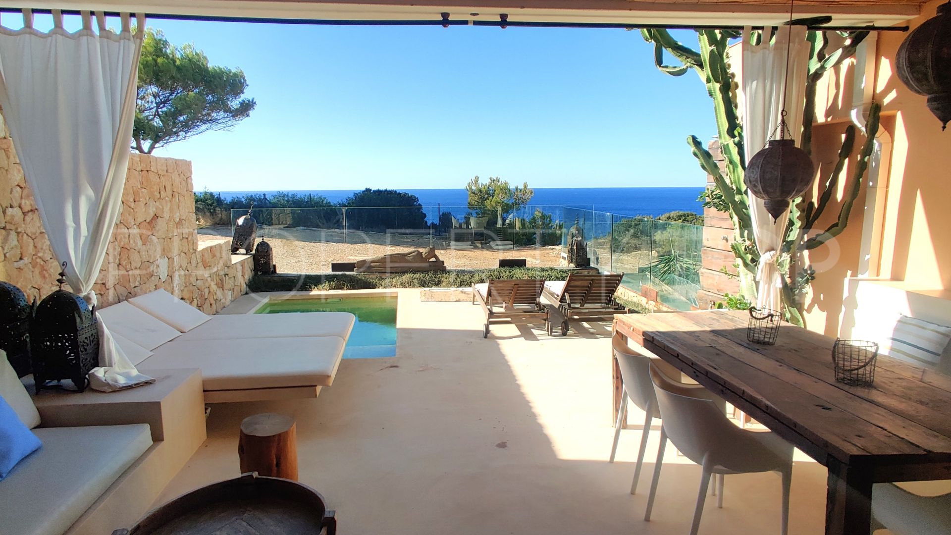 For sale town house in Cala Tarida with 3 bedrooms