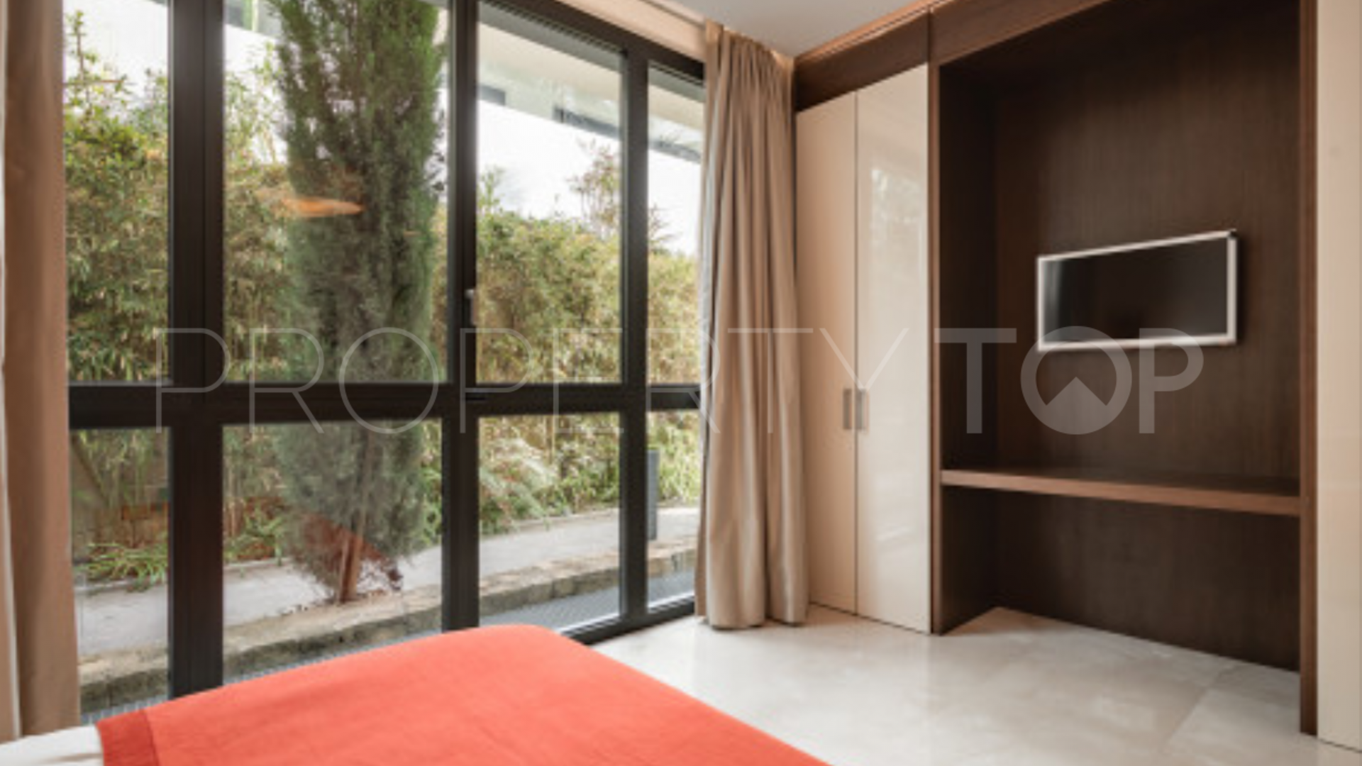 For sale ground floor duplex with 4 bedrooms in Reserva de Sierra Blanca
