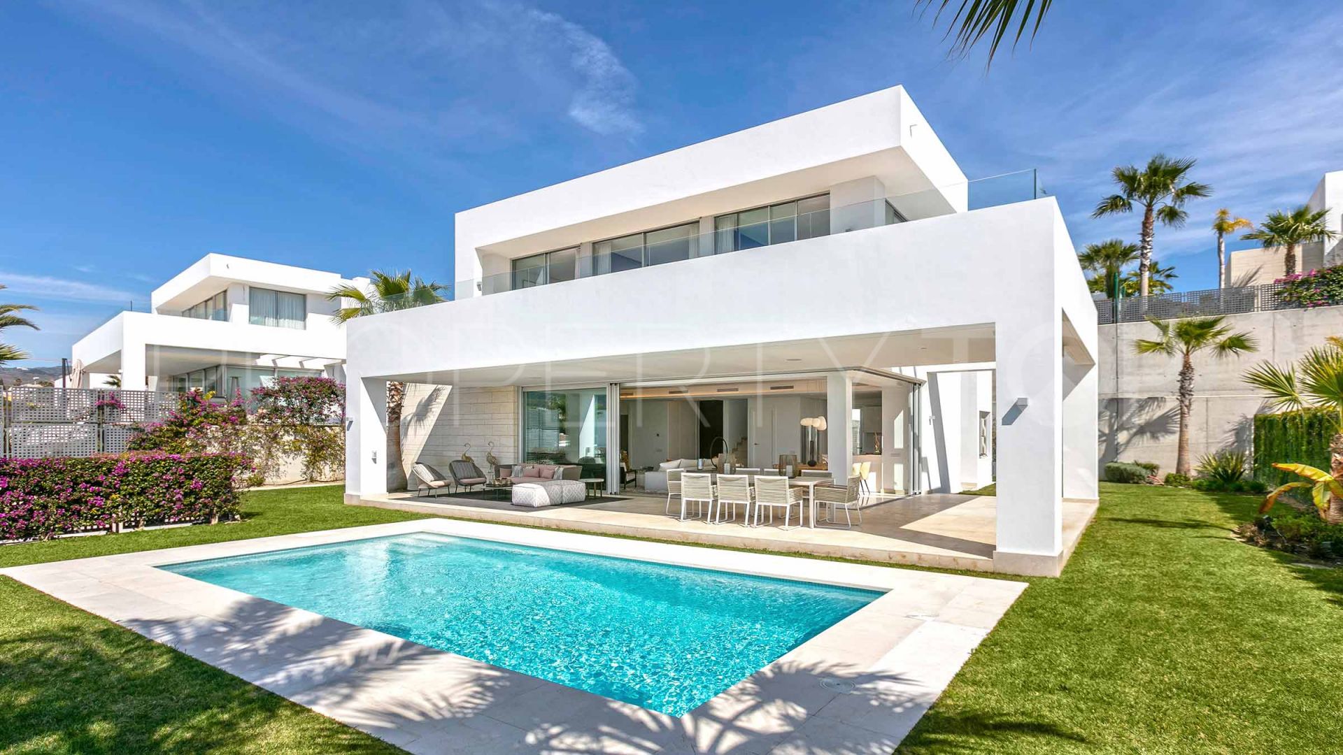 Comprar villa en La Finca de Marbella con 4 dormitorios