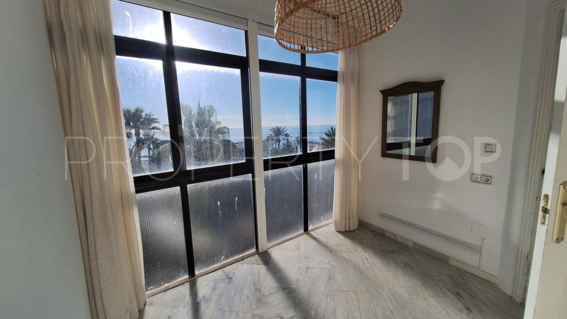 Marbella Centro, apartamento en venta con 3 dormitorios